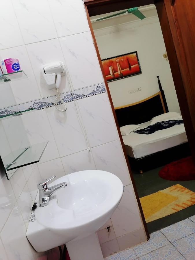 Hotel Residence Jeanne D'Arc Cotonou Exteriér fotografie